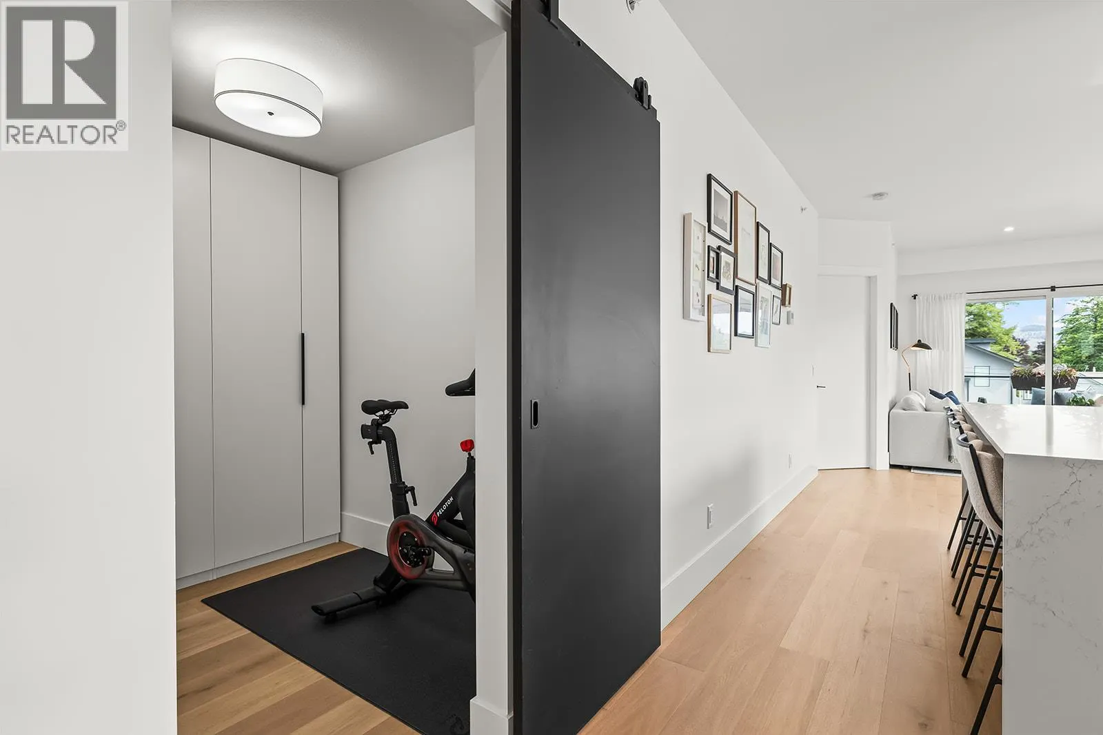 640 Wardlaw Avenue Unit# 303