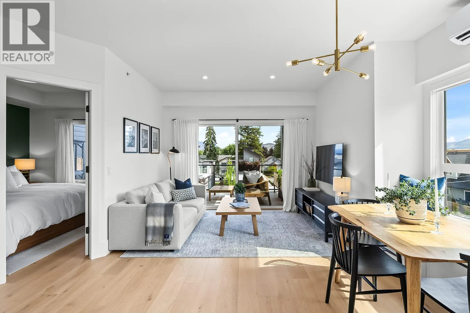 640 Wardlaw Avenue Unit# 303