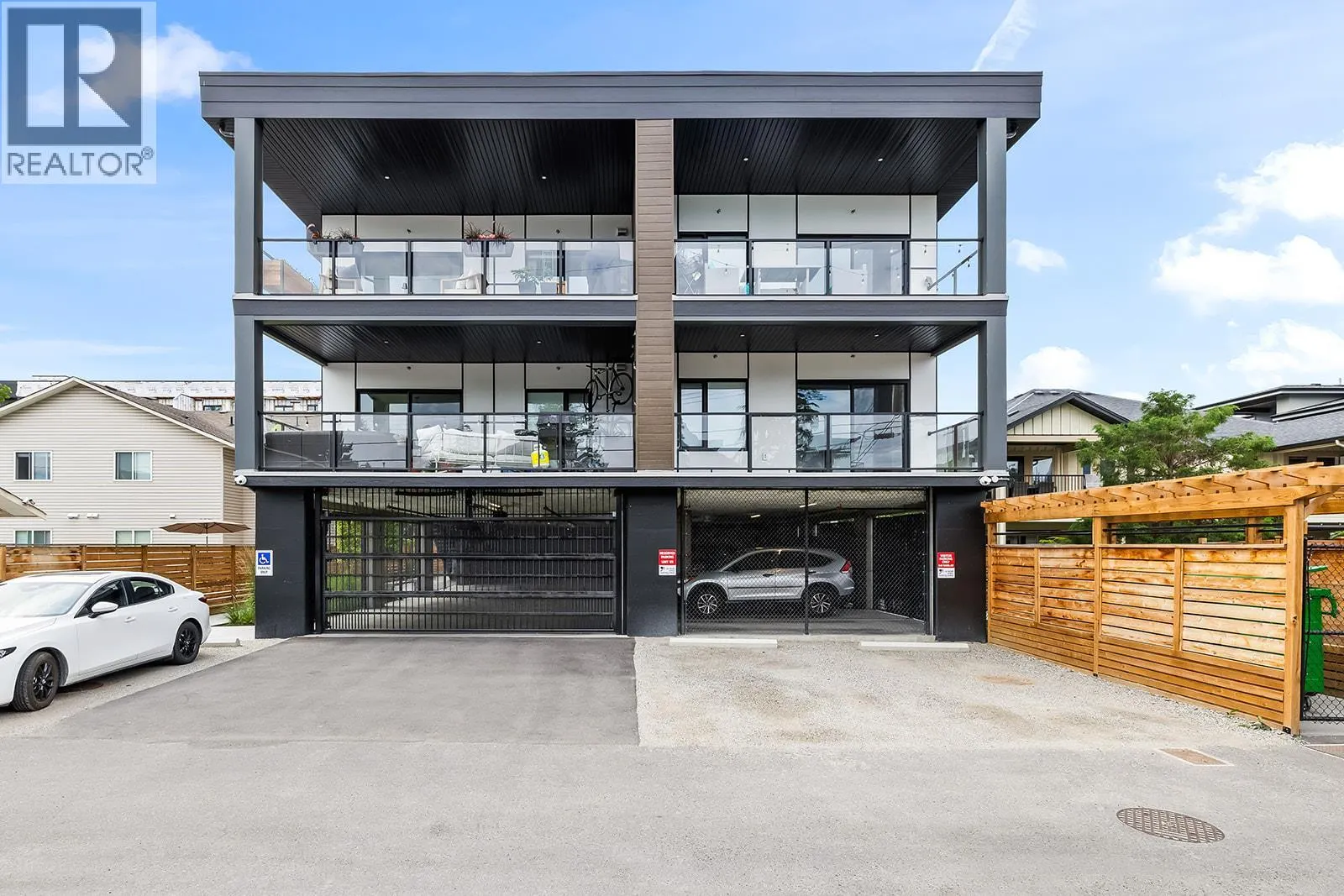 640 Wardlaw Avenue Unit# 303
