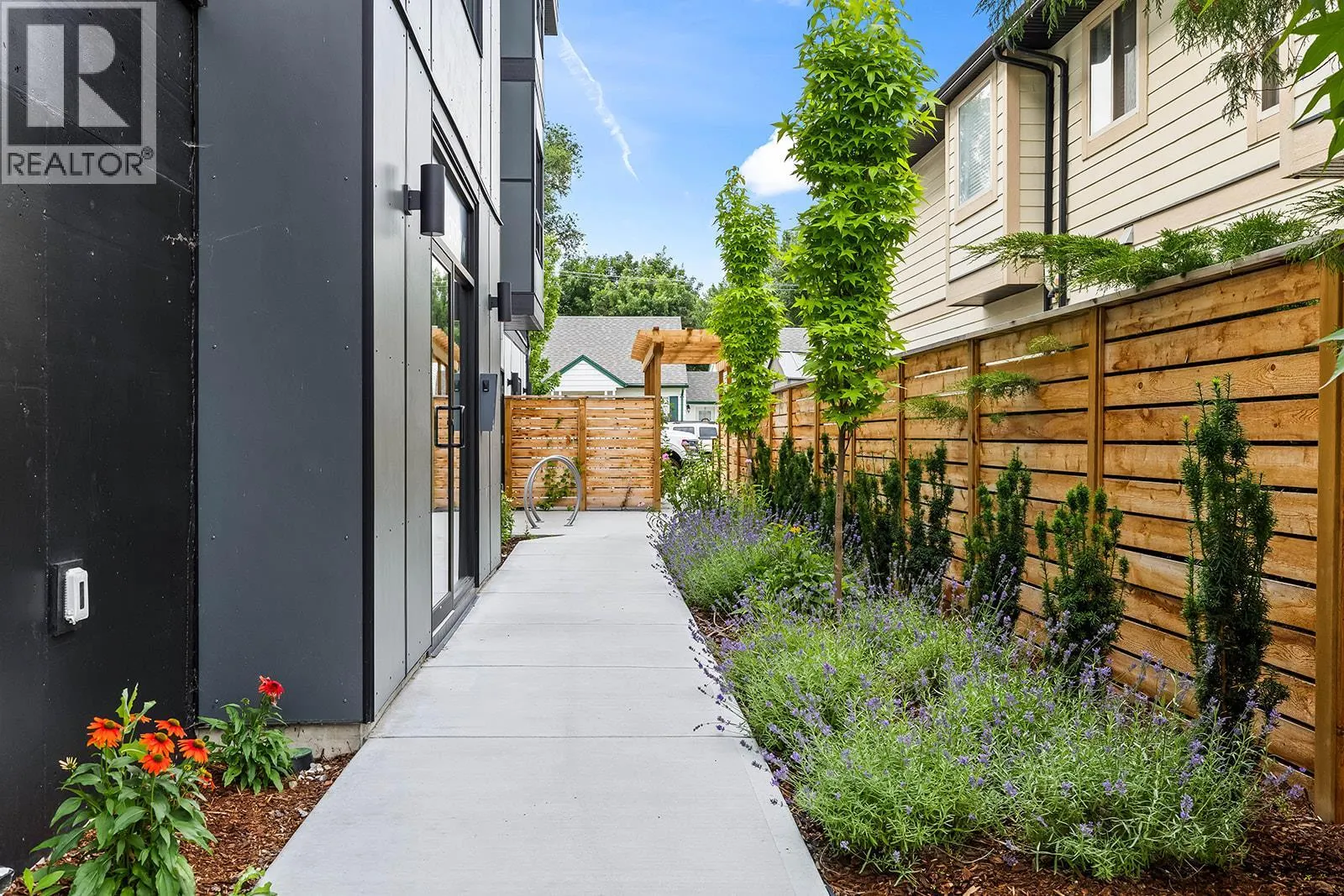 640 Wardlaw Avenue Unit# 303