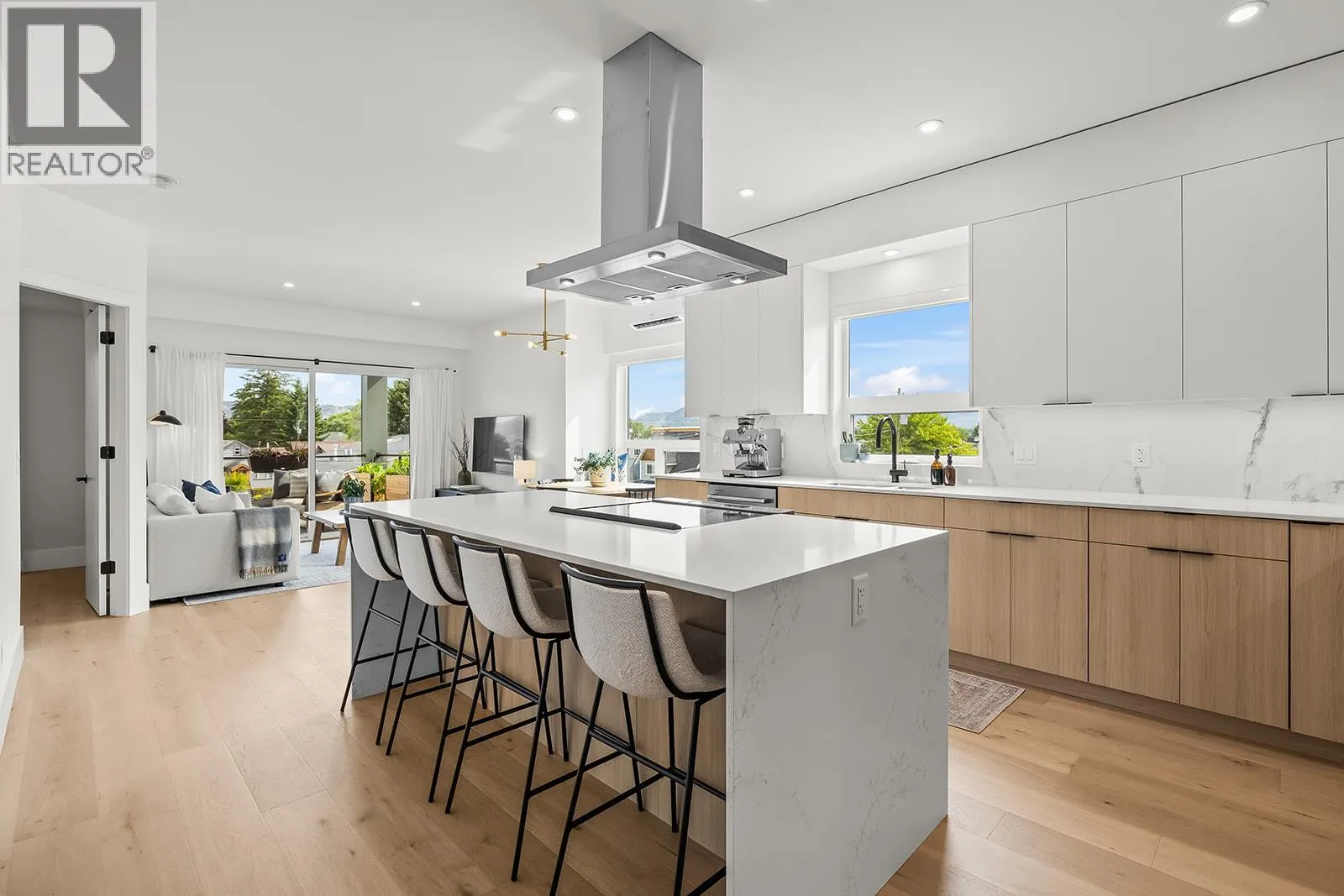 640 Wardlaw Avenue Unit# 303