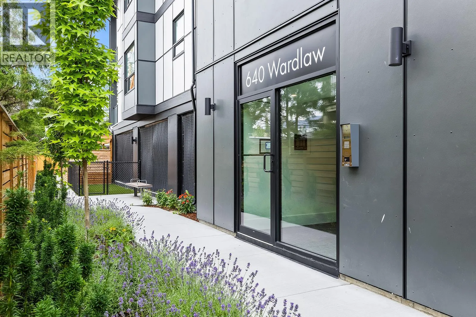 640 Wardlaw Avenue Unit# 303