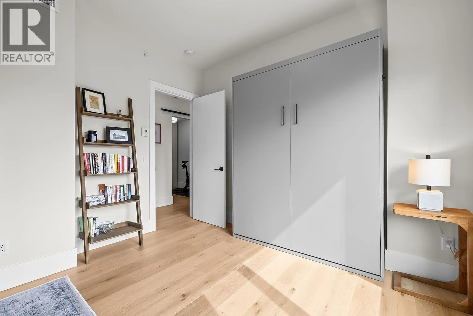 640 Wardlaw Avenue Unit# 303