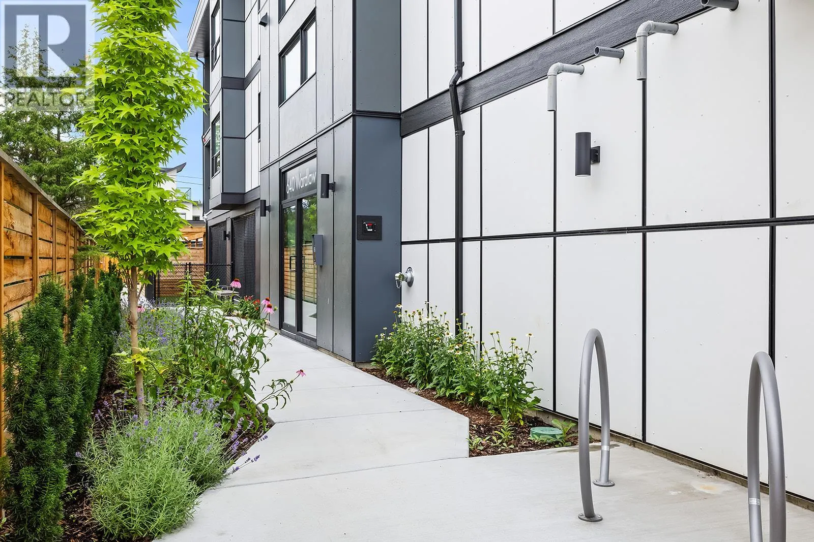 640 Wardlaw Avenue Unit# 303