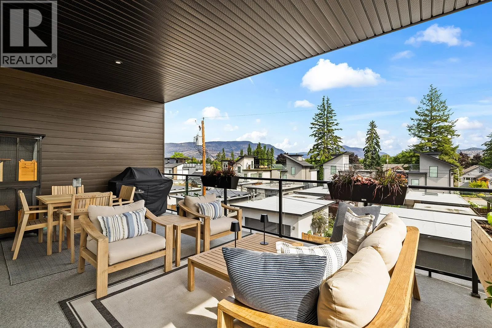 640 Wardlaw Avenue Unit# 303