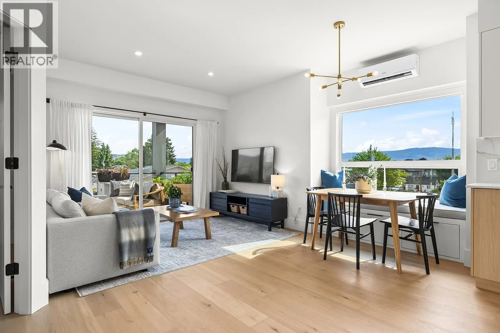 640 Wardlaw Avenue Unit# 303
