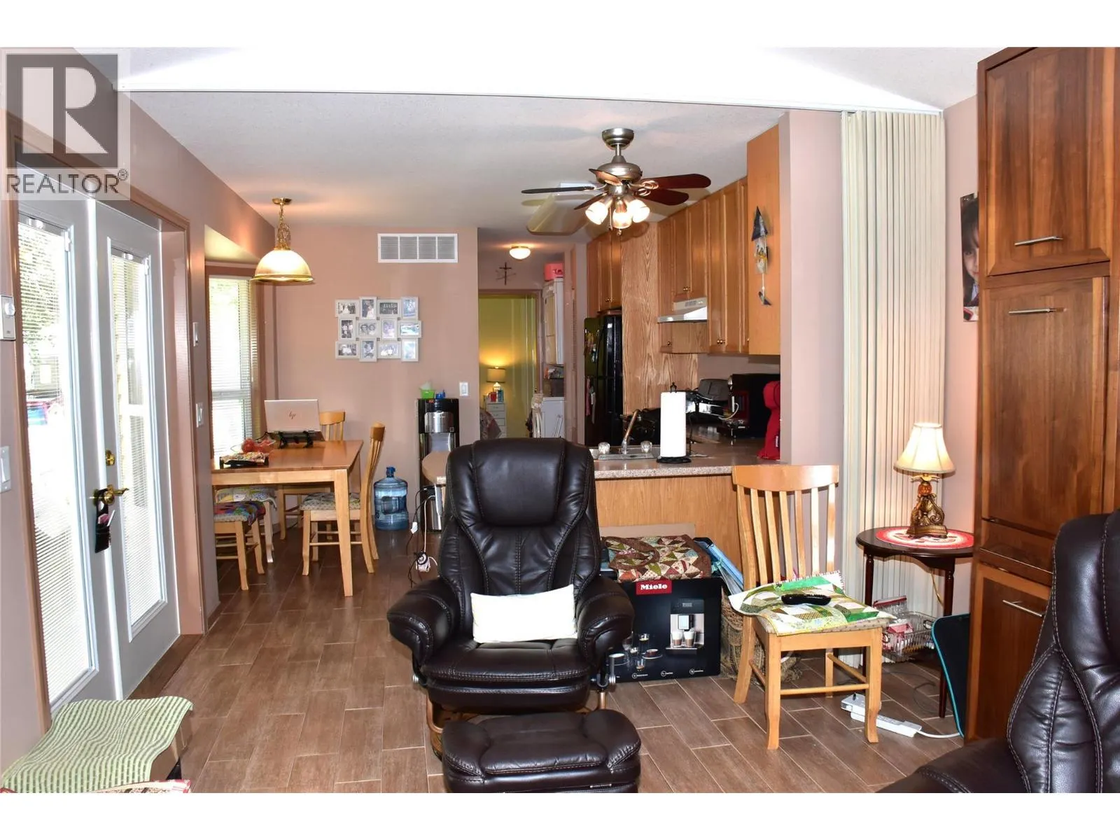 2615 Lakeshore Drive Unit# 17