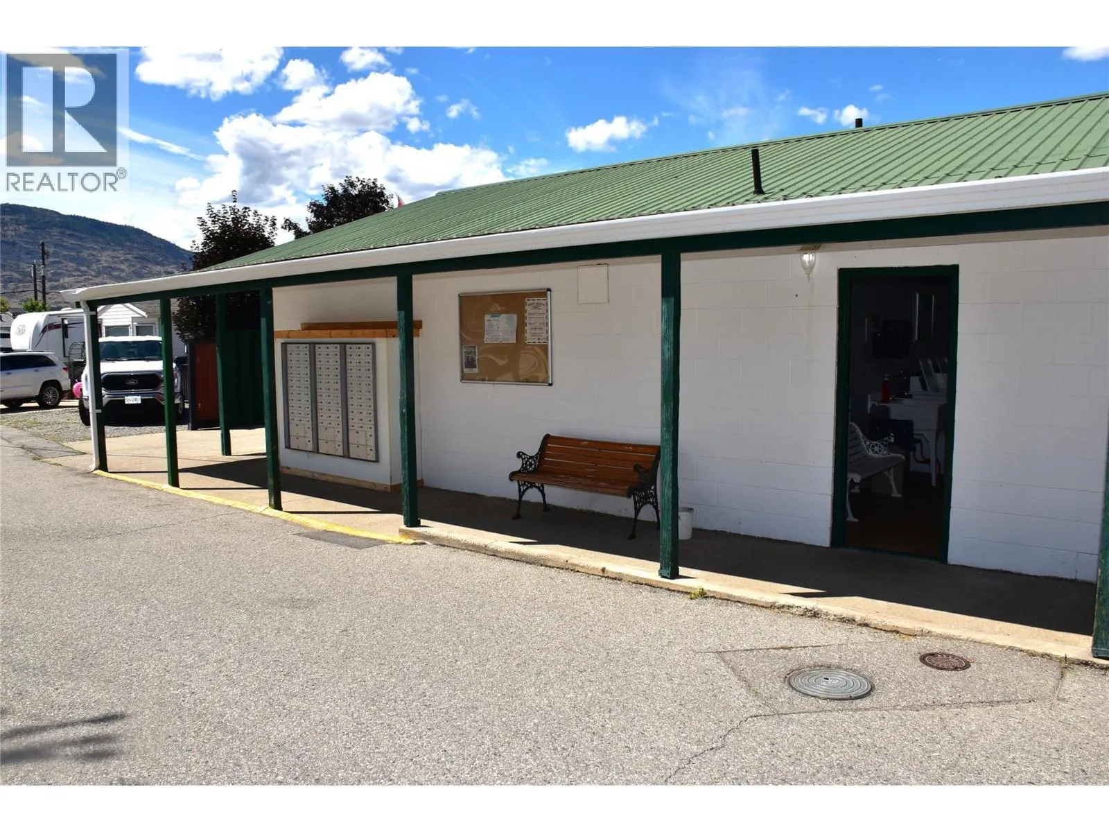 2615 Lakeshore Drive Unit# 17