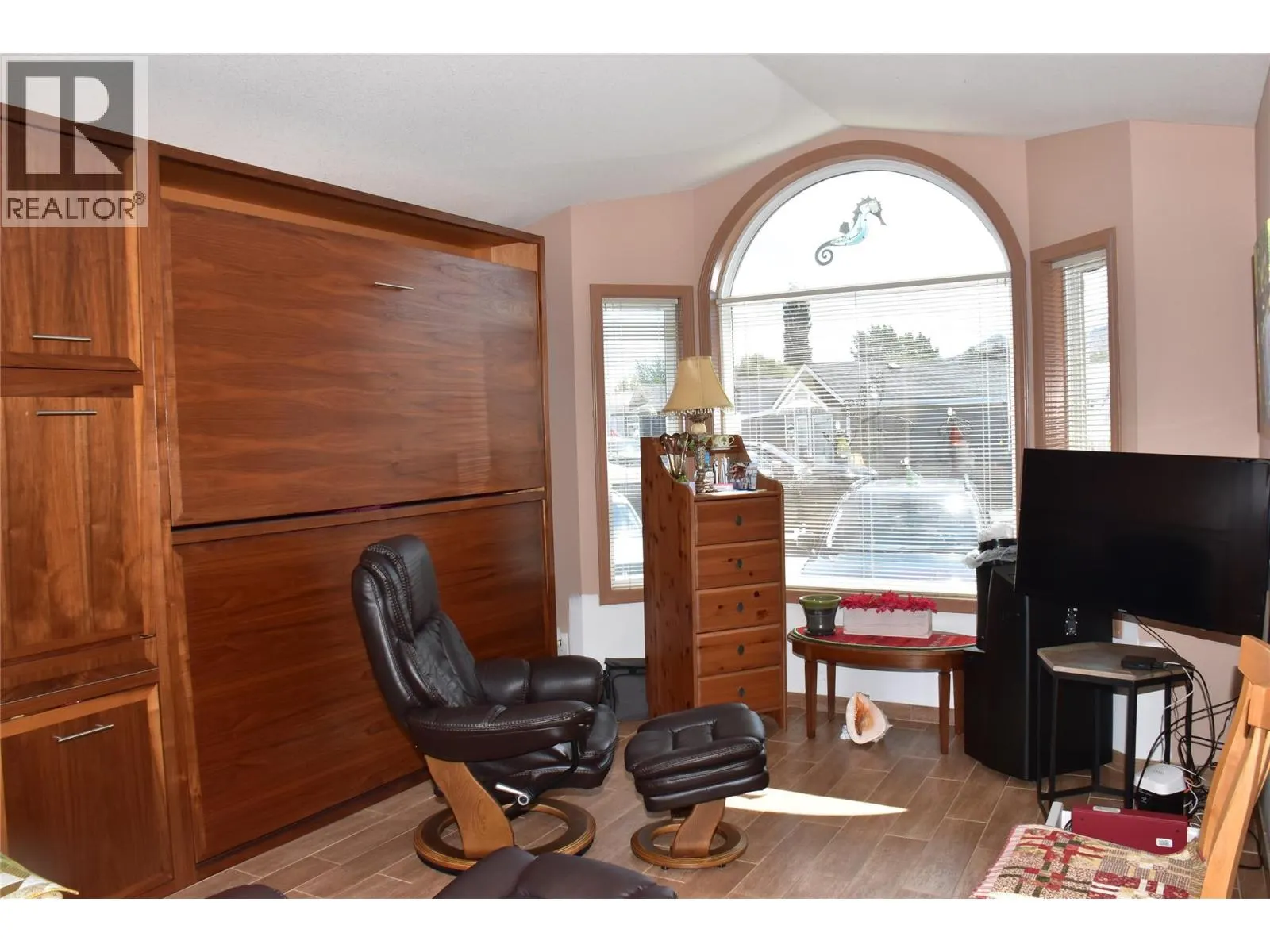 2615 Lakeshore Drive Unit# 17