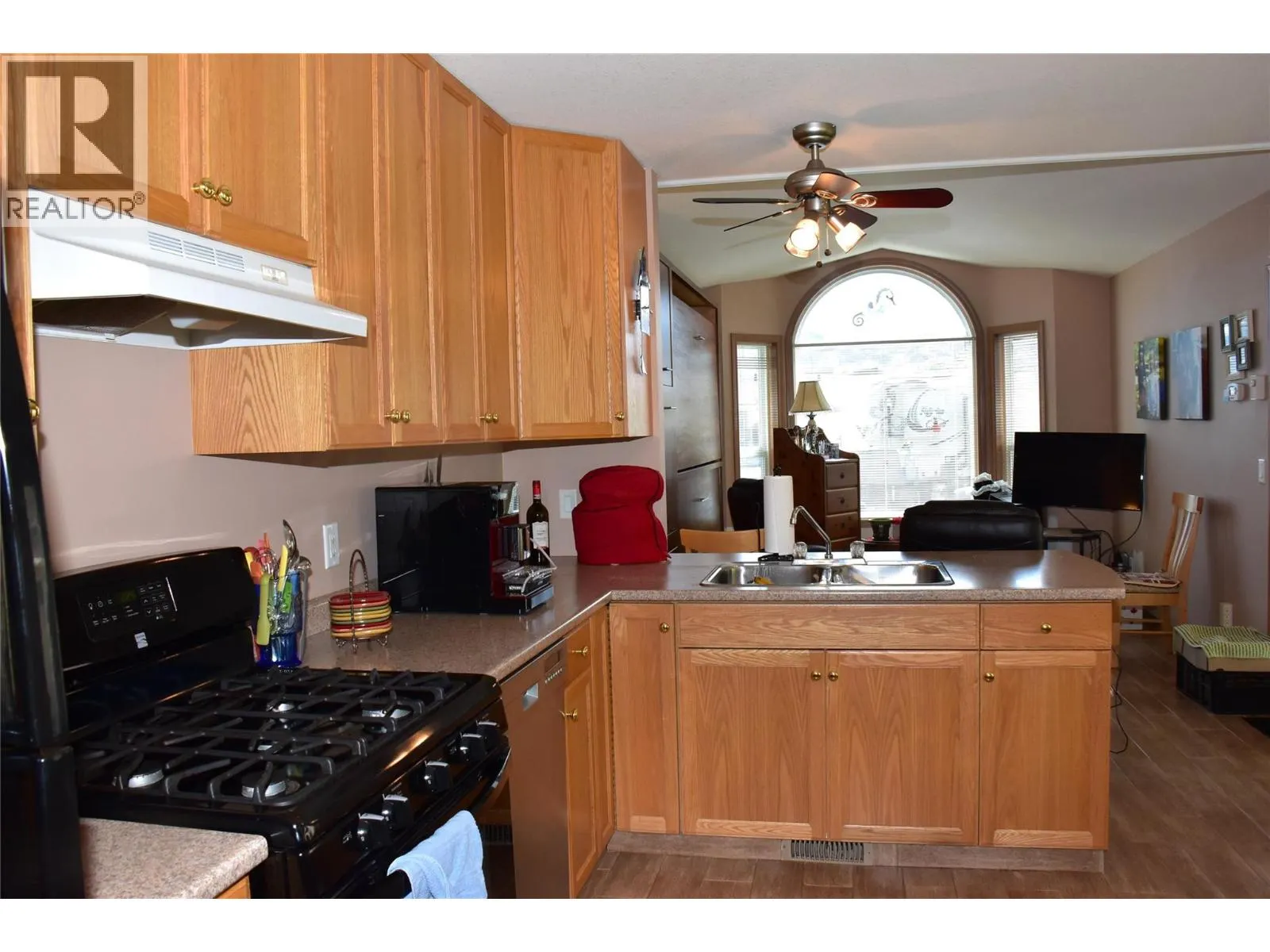 2615 Lakeshore Drive Unit# 17