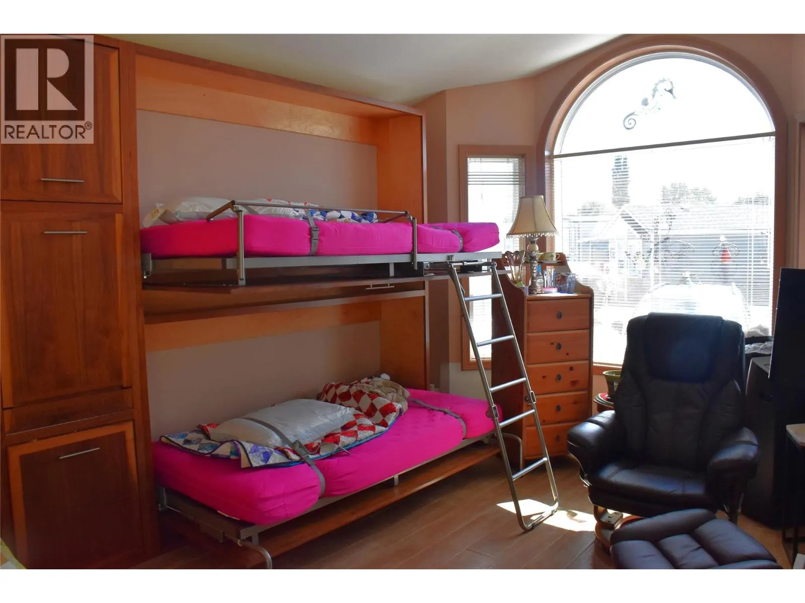 2615 Lakeshore Drive Unit# 17