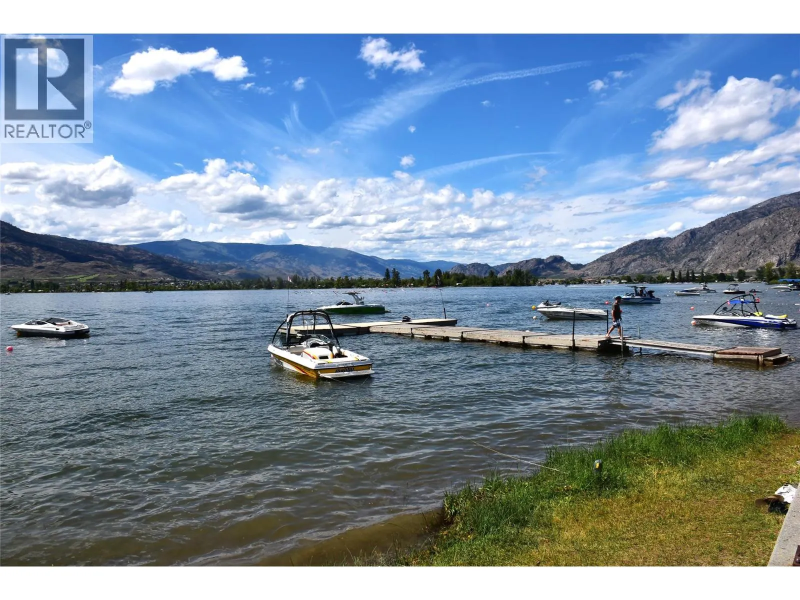 2615 Lakeshore Drive Unit# 17