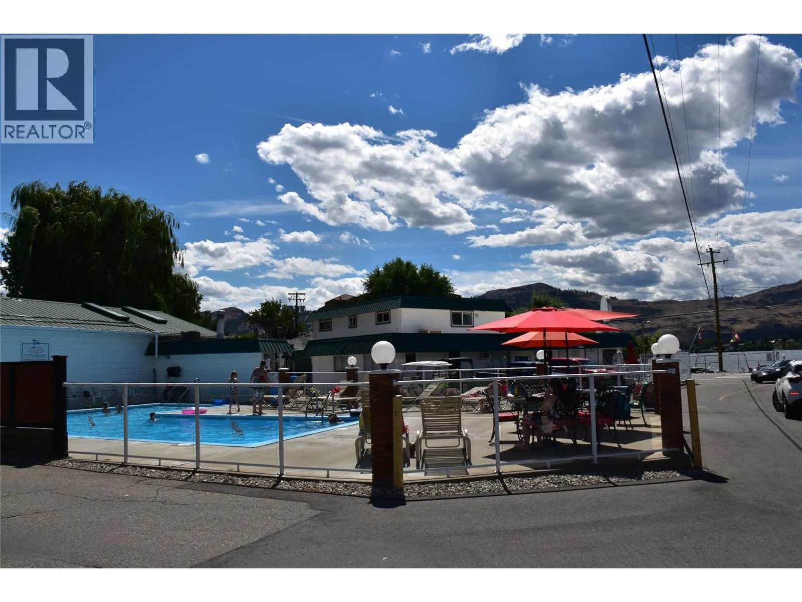 2615 Lakeshore Drive Unit# 17