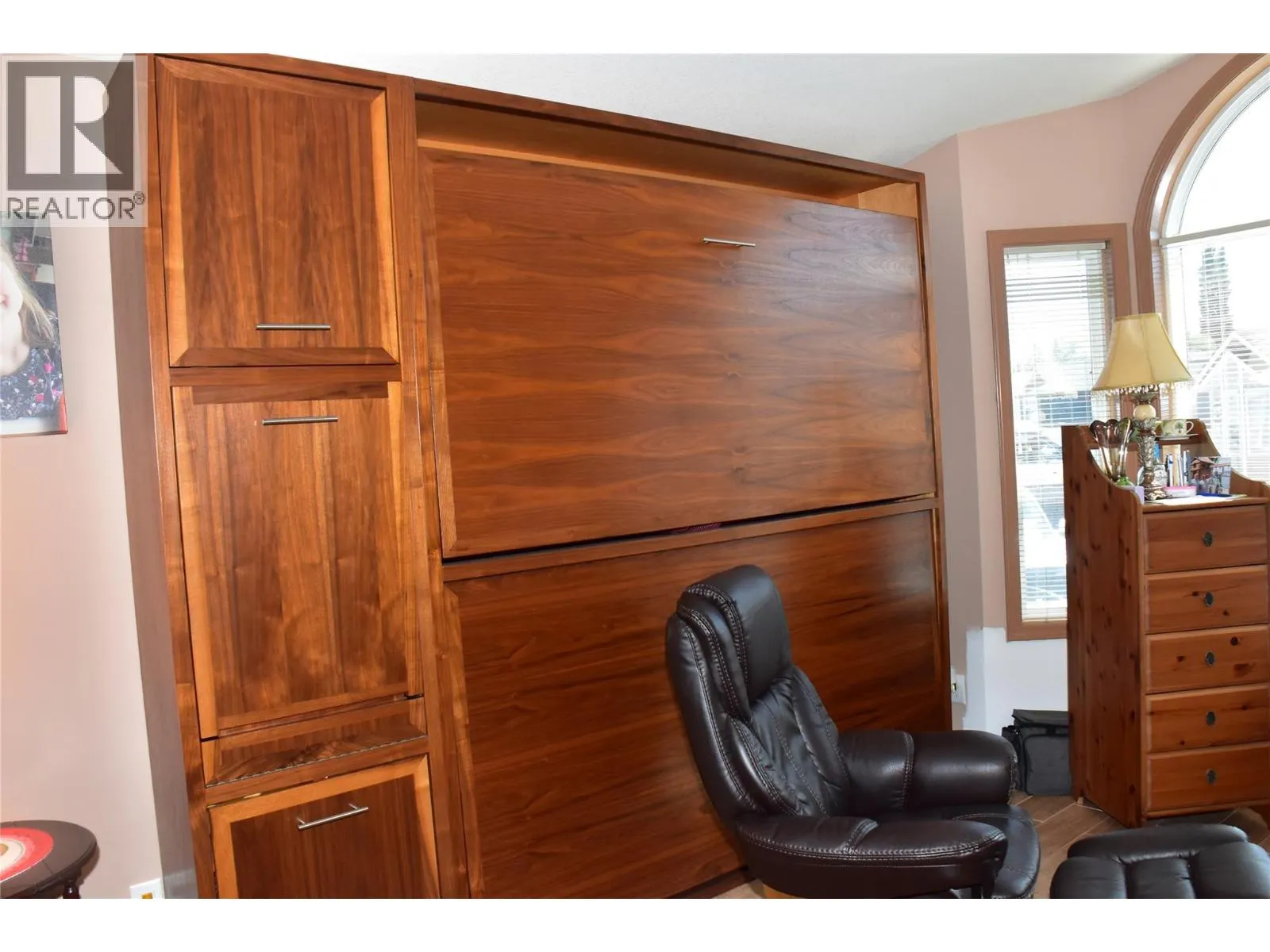 2615 Lakeshore Drive Unit# 17