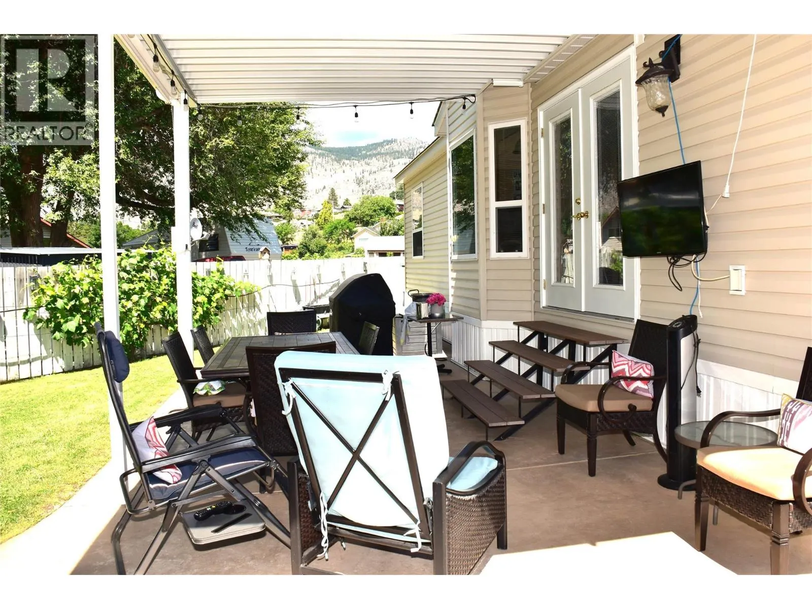 2615 Lakeshore Drive Unit# 17