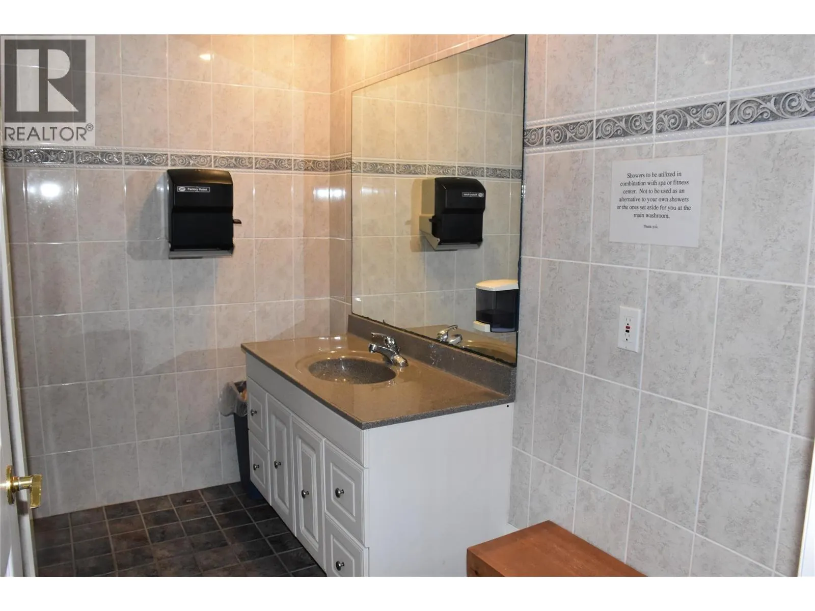 2615 Lakeshore Drive Unit# 17