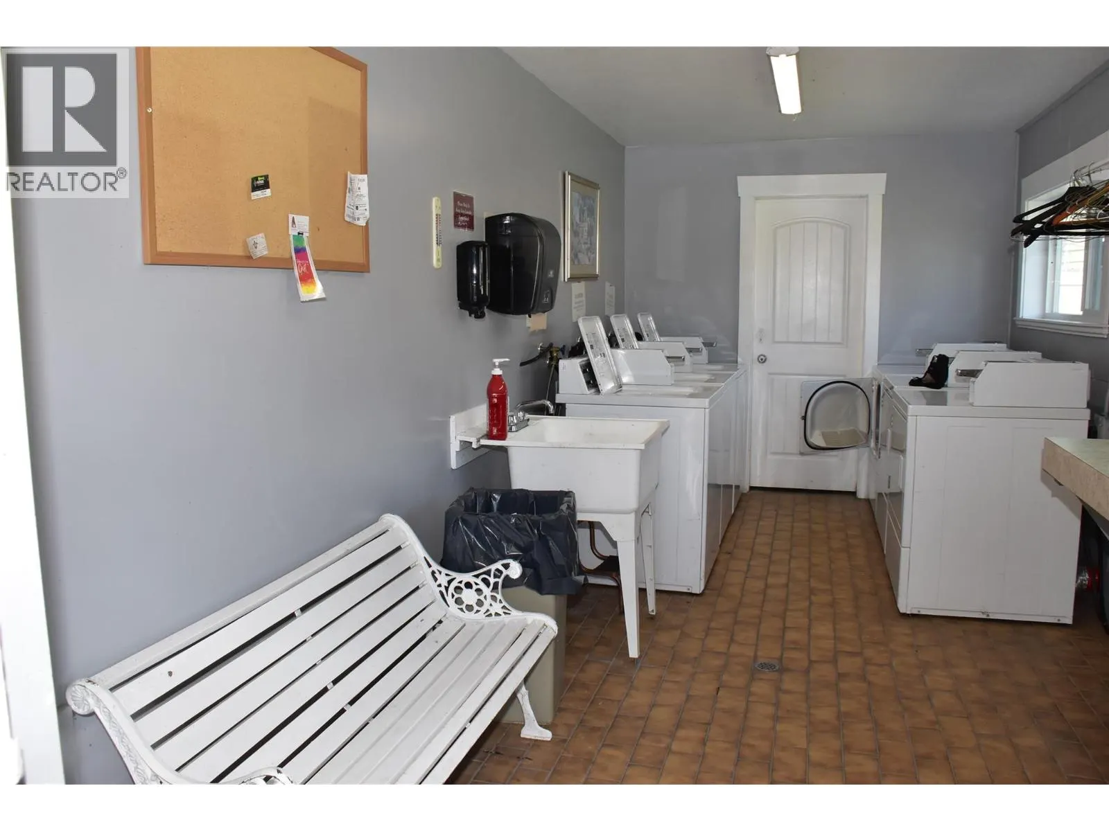 2615 Lakeshore Drive Unit# 17