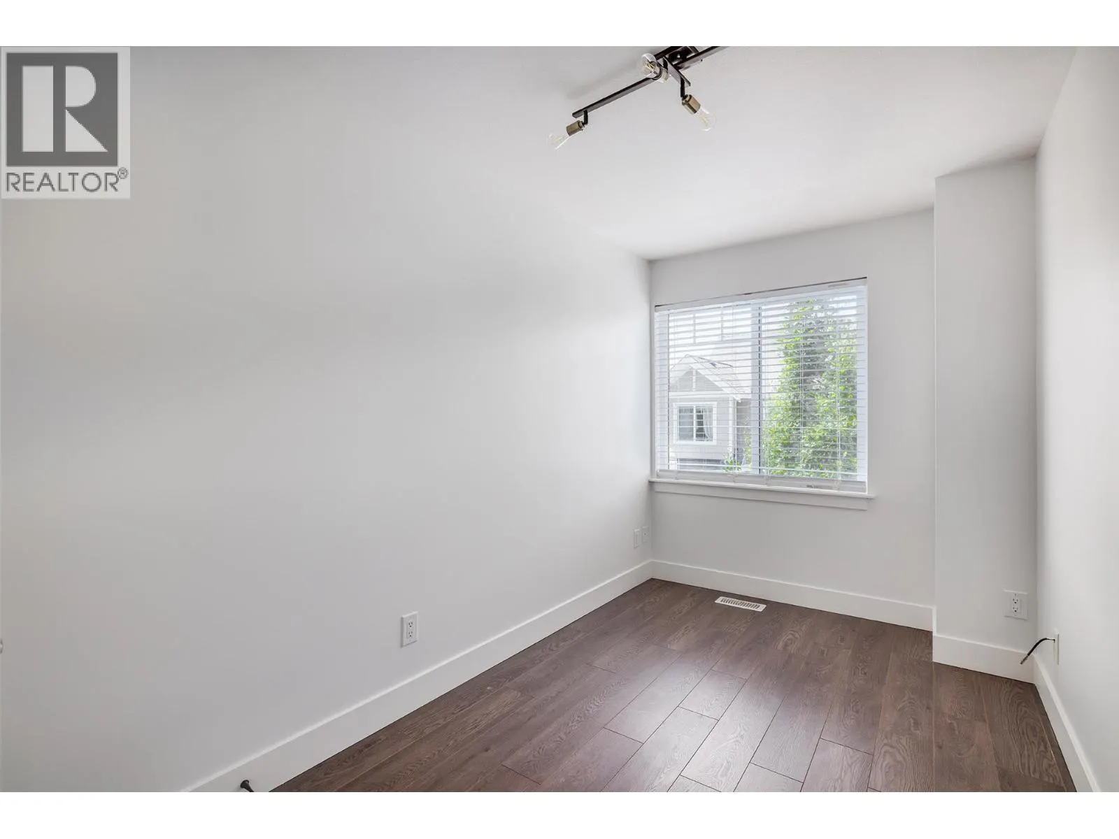 600 Sherwood Road Unit# 54