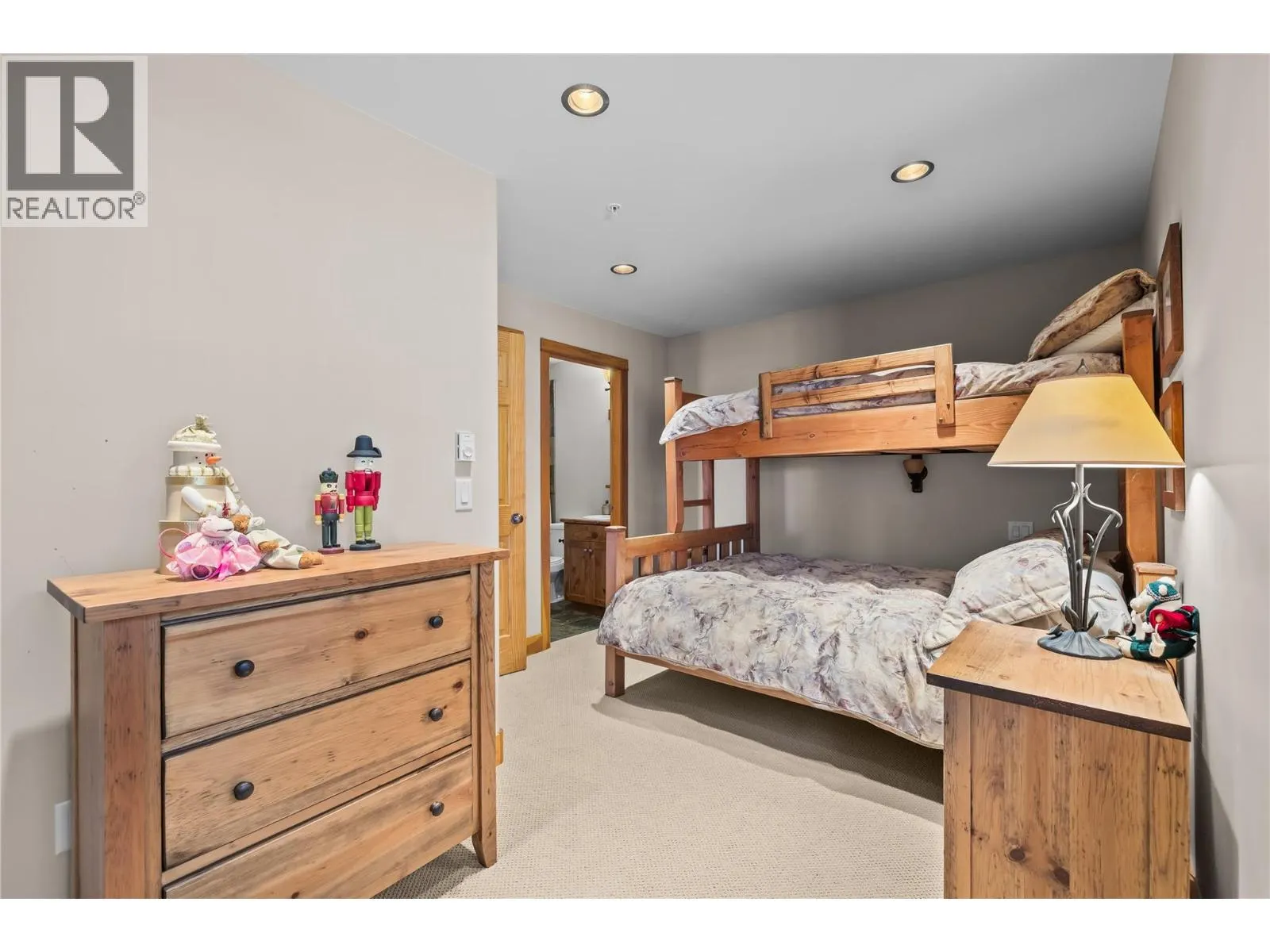360 Whitehorse Lane Unit# 14
