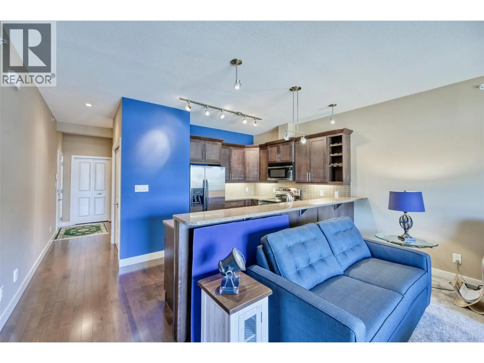 5803 LAKESHORE Drive Unit# 10