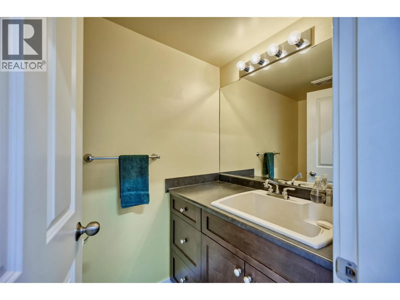 5803 LAKESHORE Drive Unit# 10