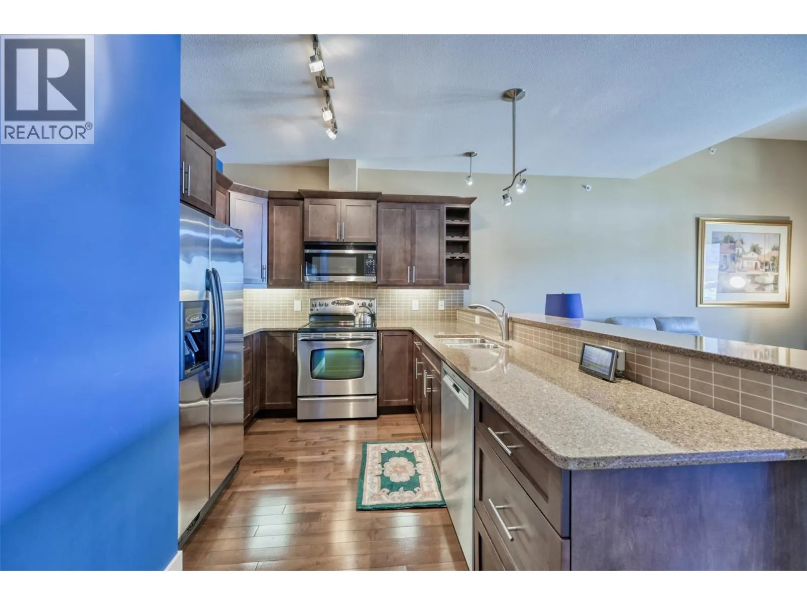 5803 LAKESHORE Drive Unit# 10