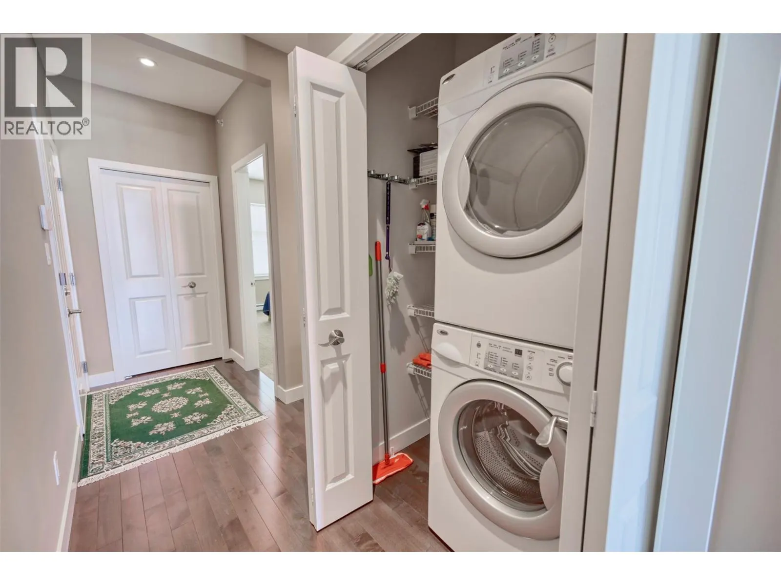 5803 LAKESHORE Drive Unit# 10