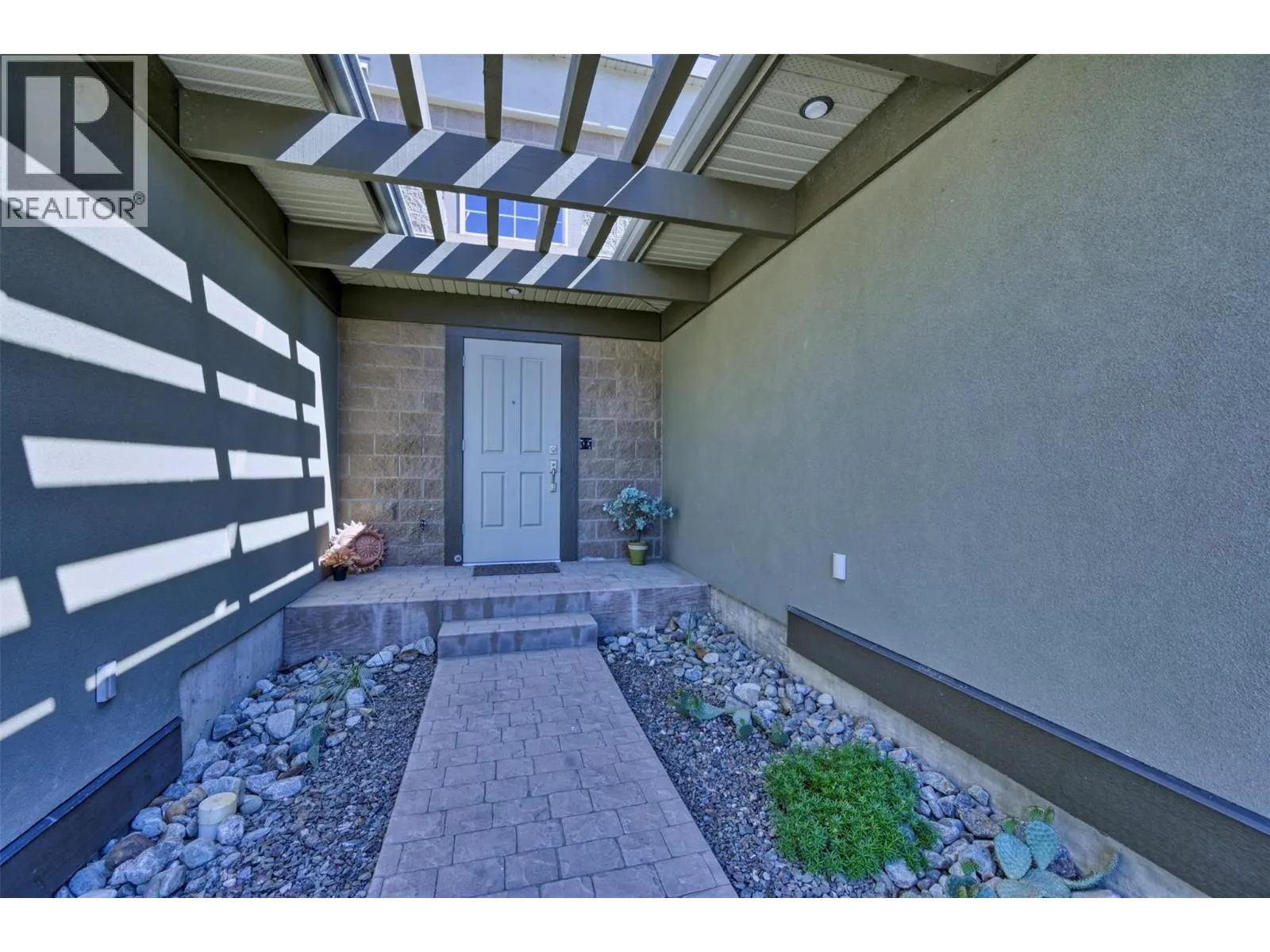 5803 LAKESHORE Drive Unit# 10