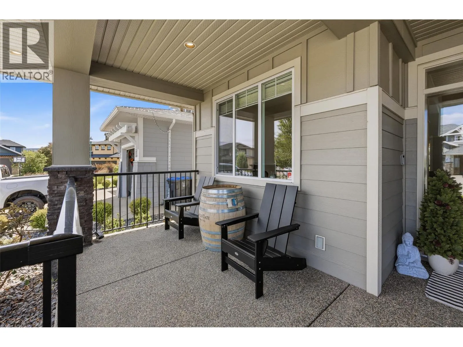 453 Lakepointe Drive