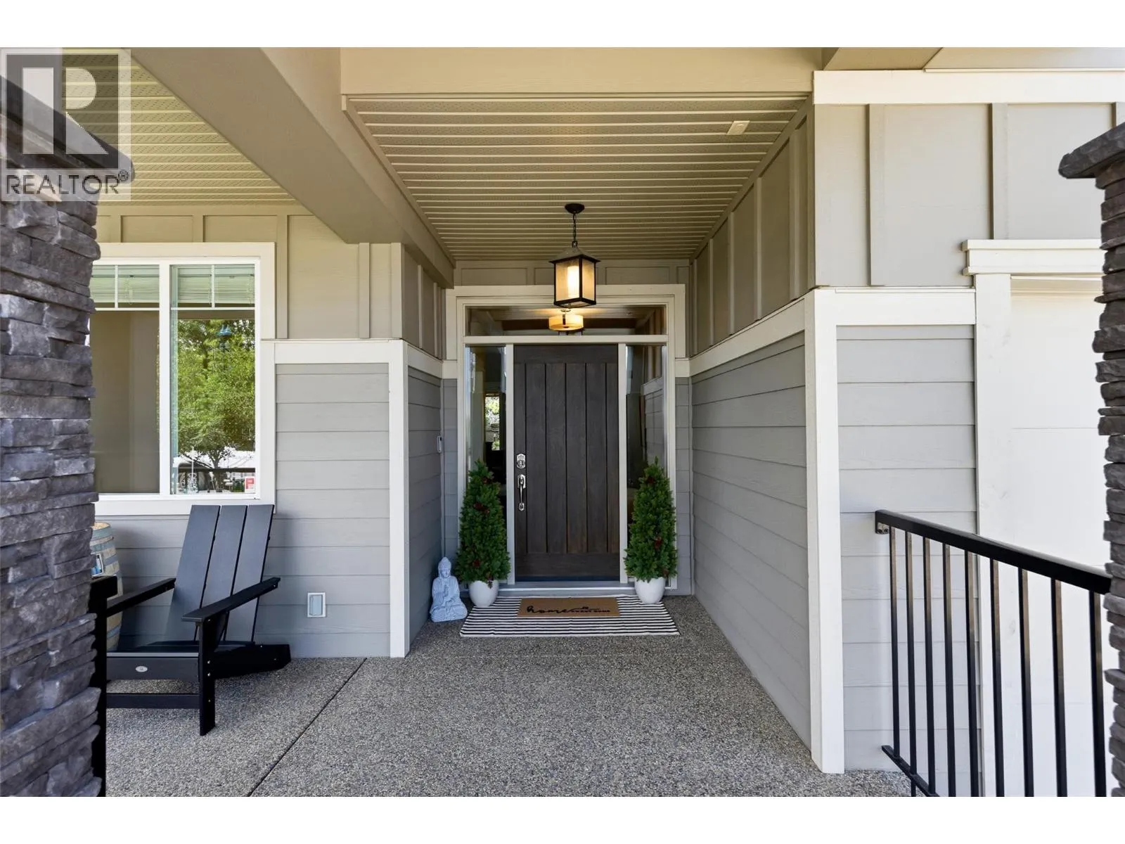 453 Lakepointe Drive