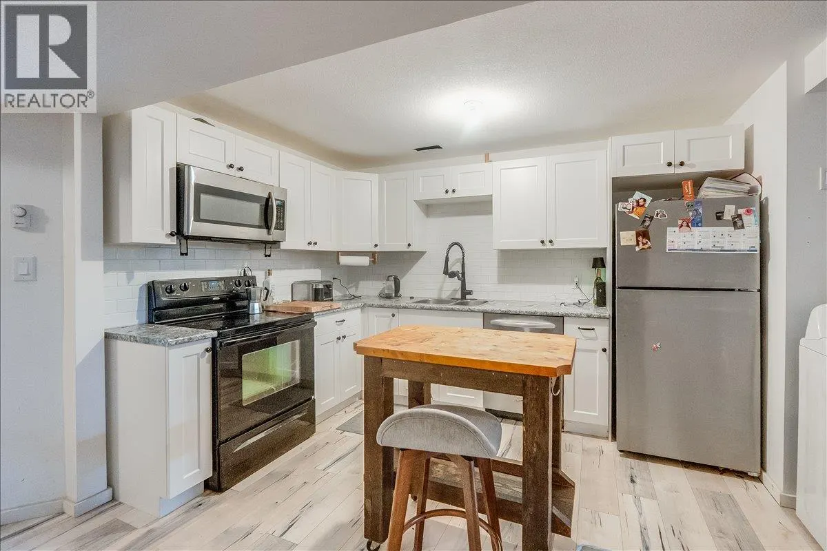 2706 Jacks Crescent