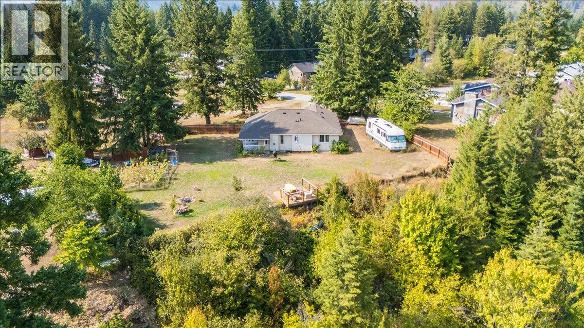 2706 Jacks Crescent