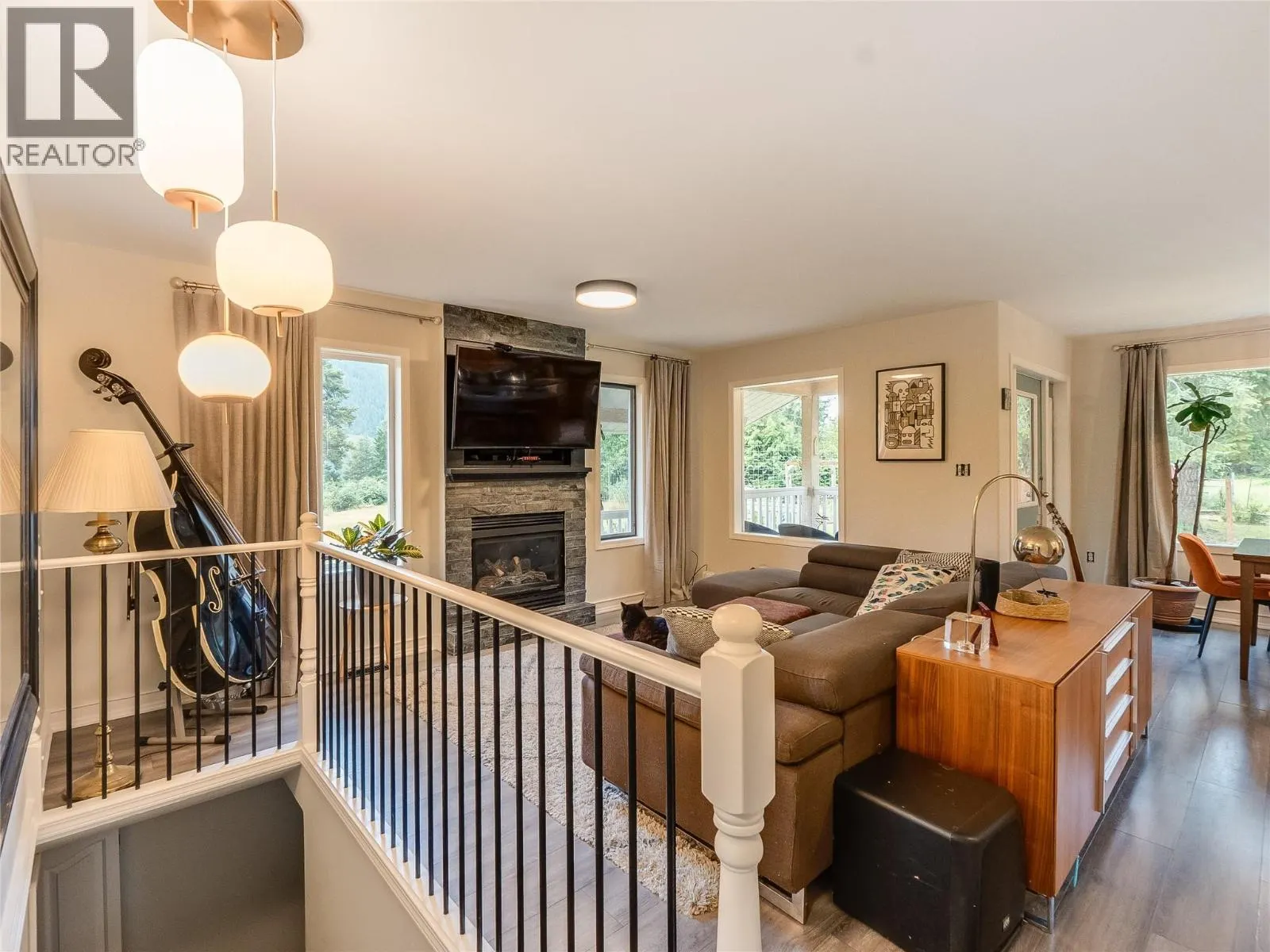 2706 Jacks Crescent