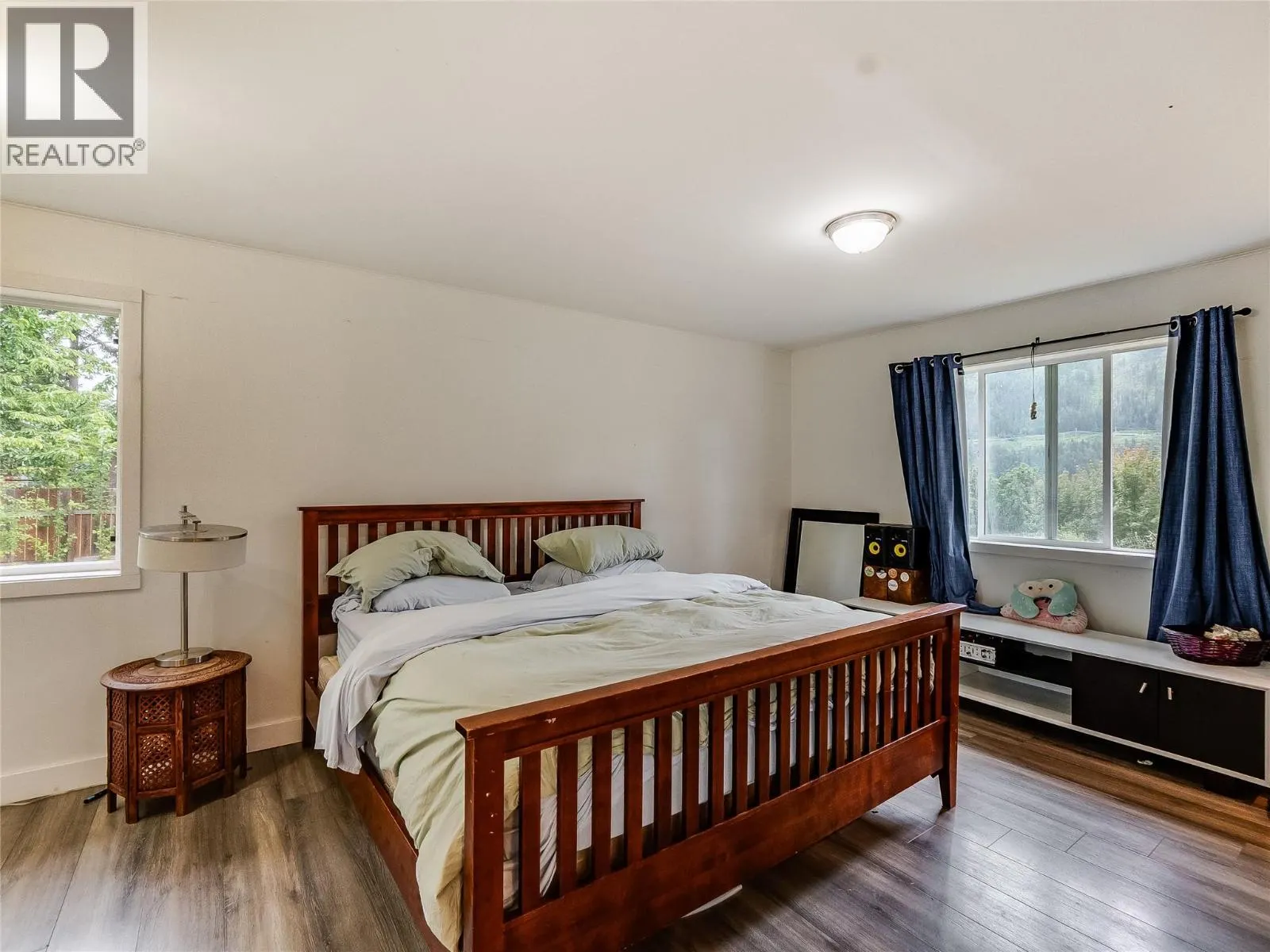 2706 Jacks Crescent