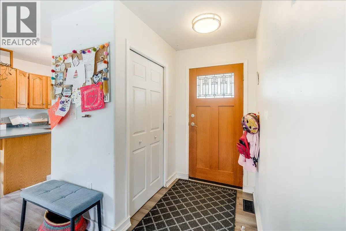 2706 Jacks Crescent