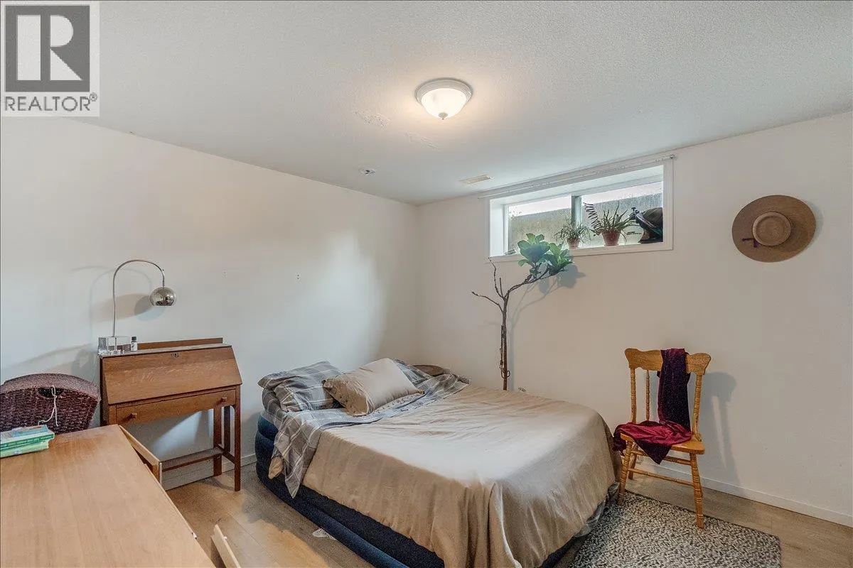 2706 Jacks Crescent