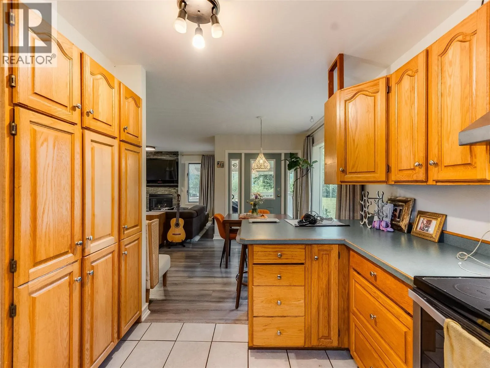 2706 Jacks Crescent