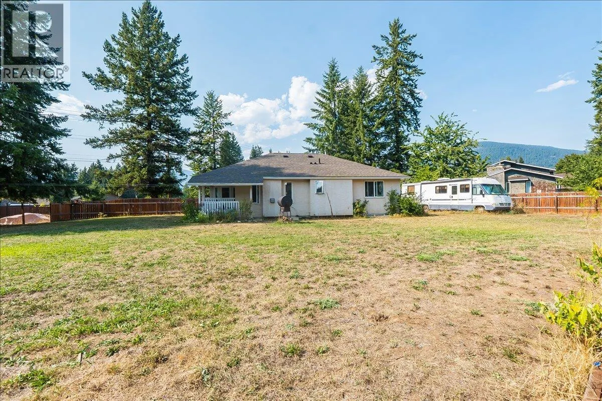 2706 Jacks Crescent