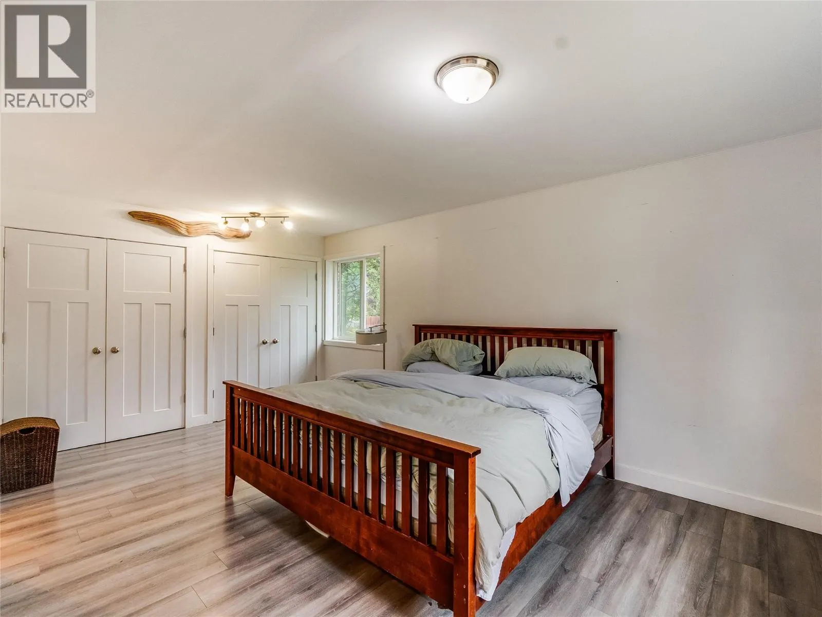 2706 Jacks Crescent