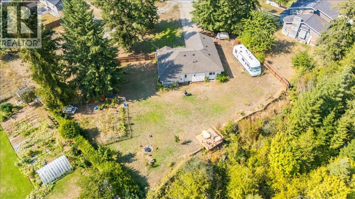 2706 Jacks Crescent