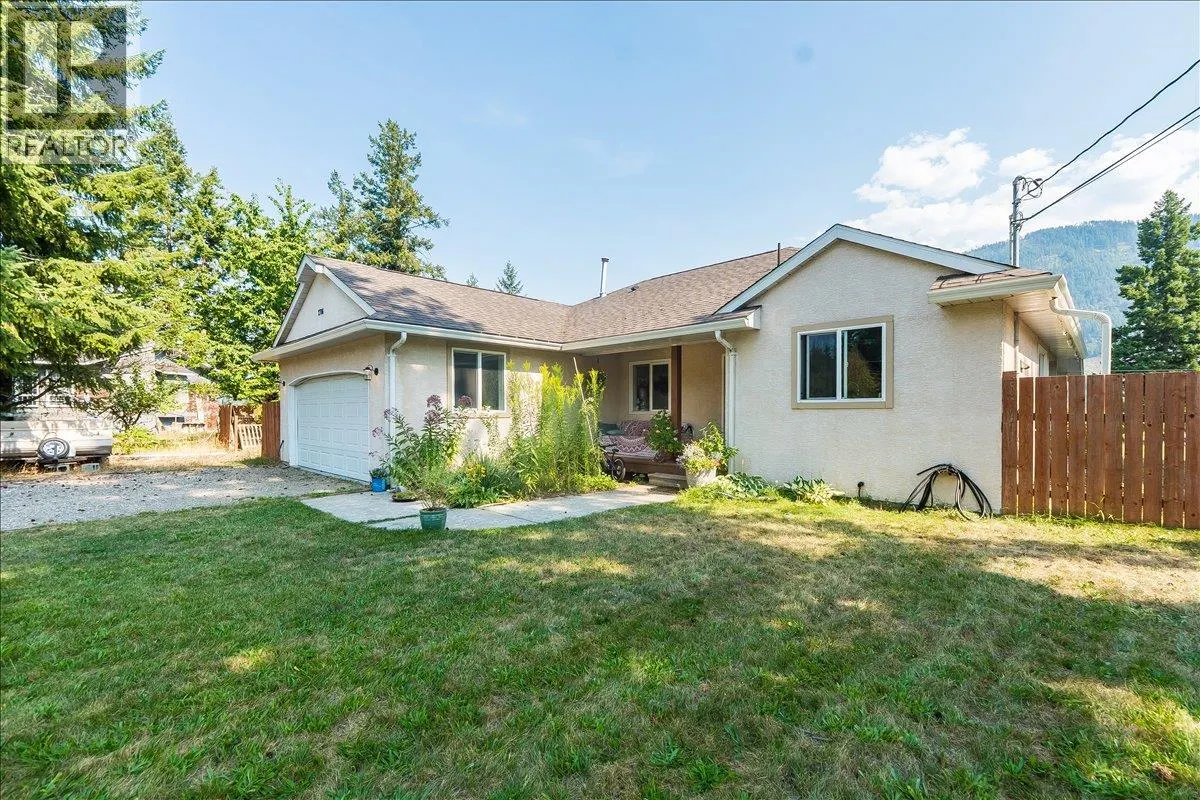 2706 Jacks Crescent