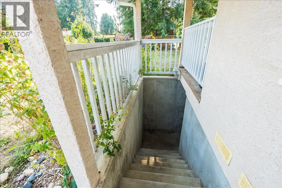 2706 Jacks Crescent