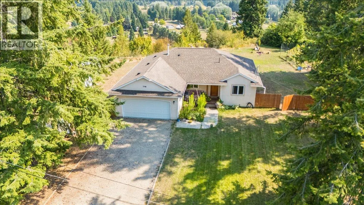2706 Jacks Crescent