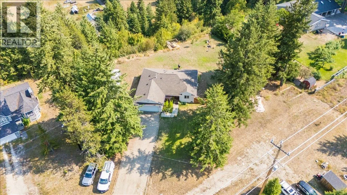 2706 Jacks Crescent