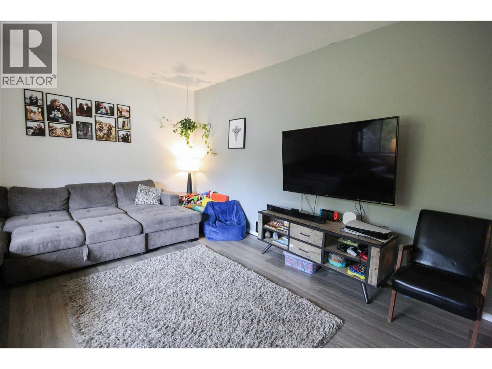1402 Amhurst Road