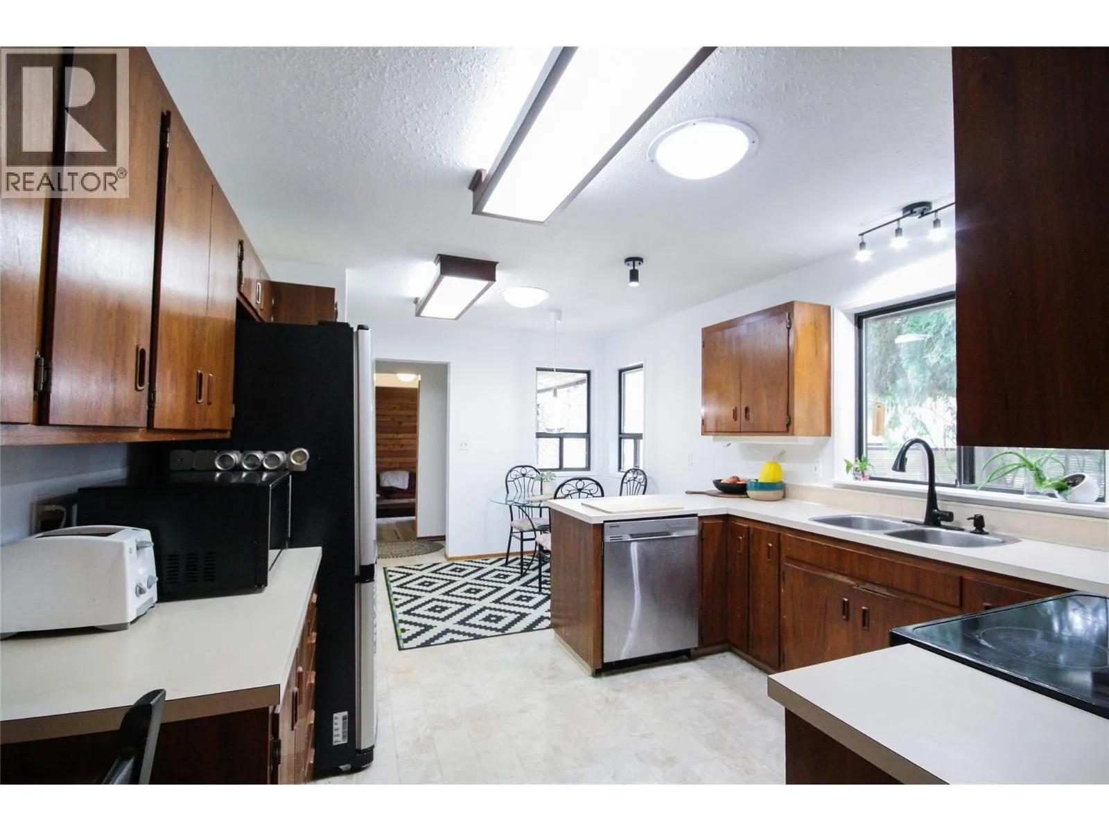 1402 Amhurst Road