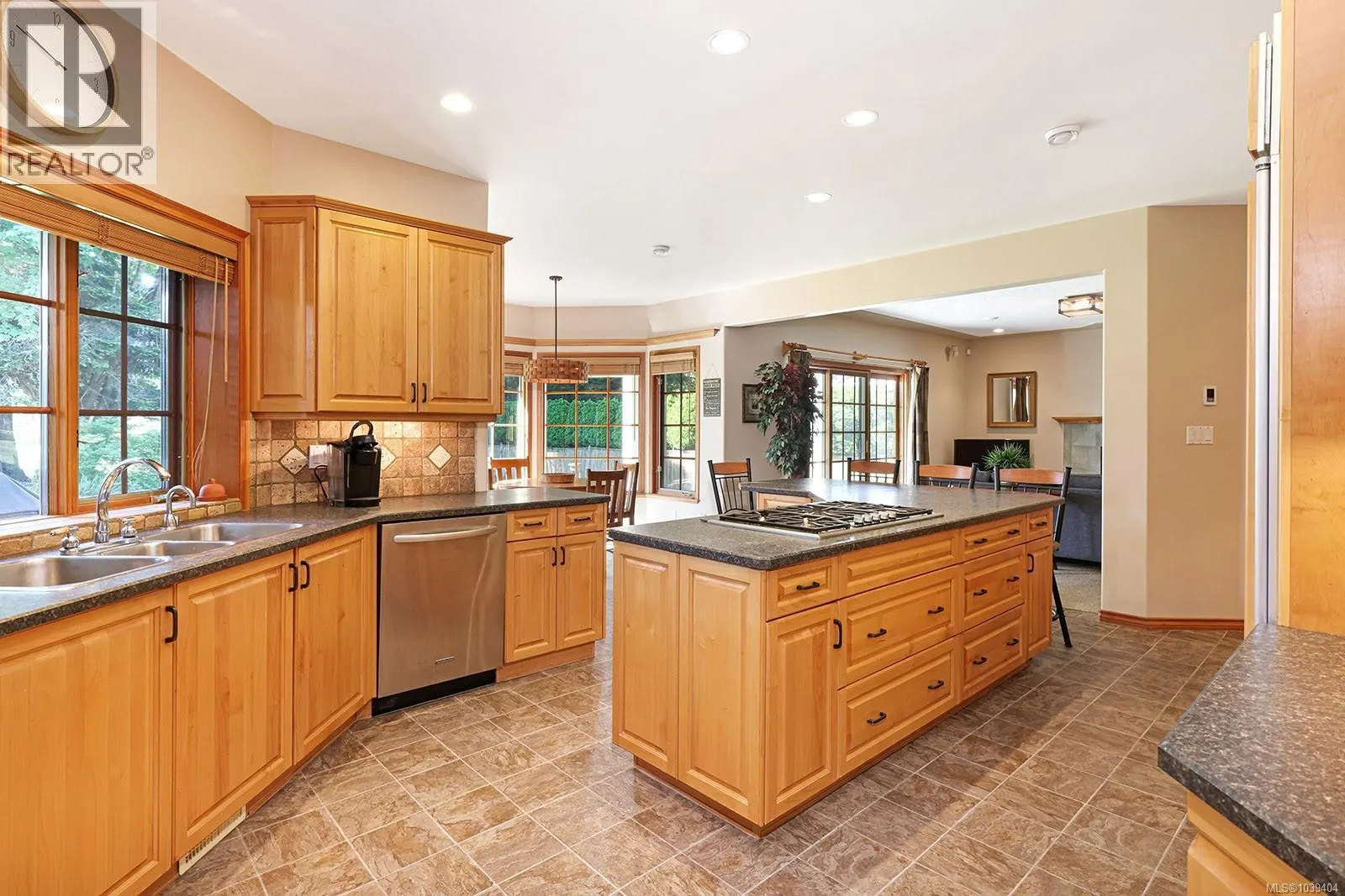 3331 Royal Vista Way
