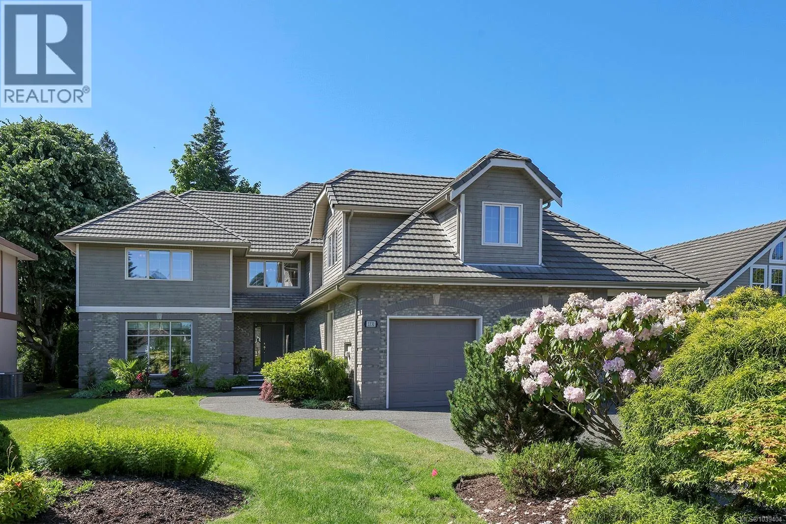 3331 Royal Vista Way