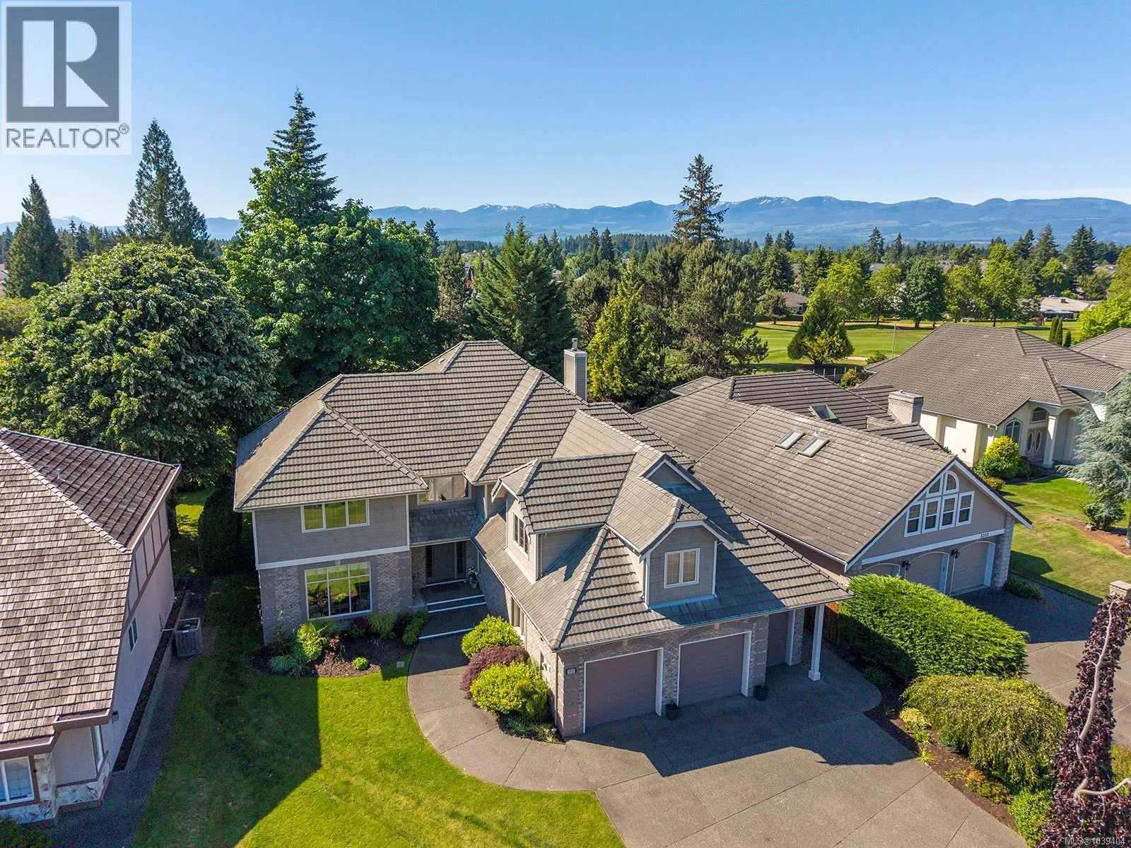 3331 Royal Vista Way