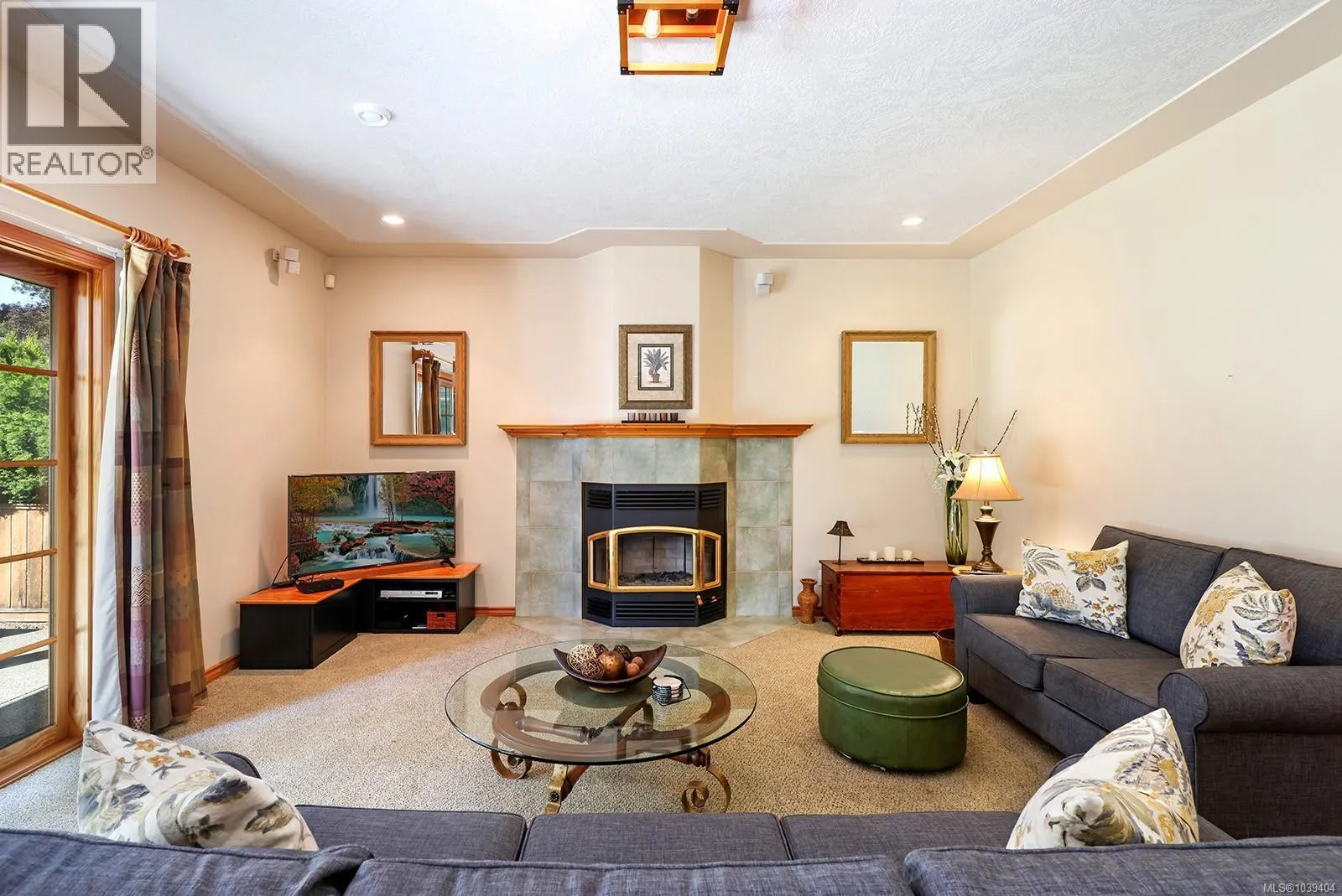 3331 Royal Vista Way